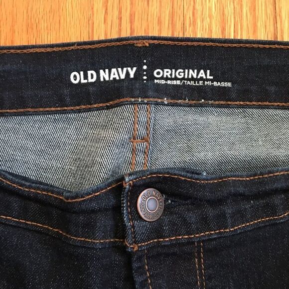 Old Navy Original Mid Rise Dark Wash Jeans | Size 16 Short - Picture 3 of 5